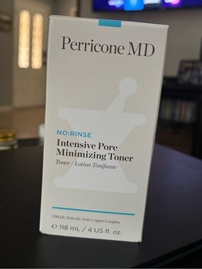 Perricone MD Intensive Pore Minimizing Toner - White with Blue Accent